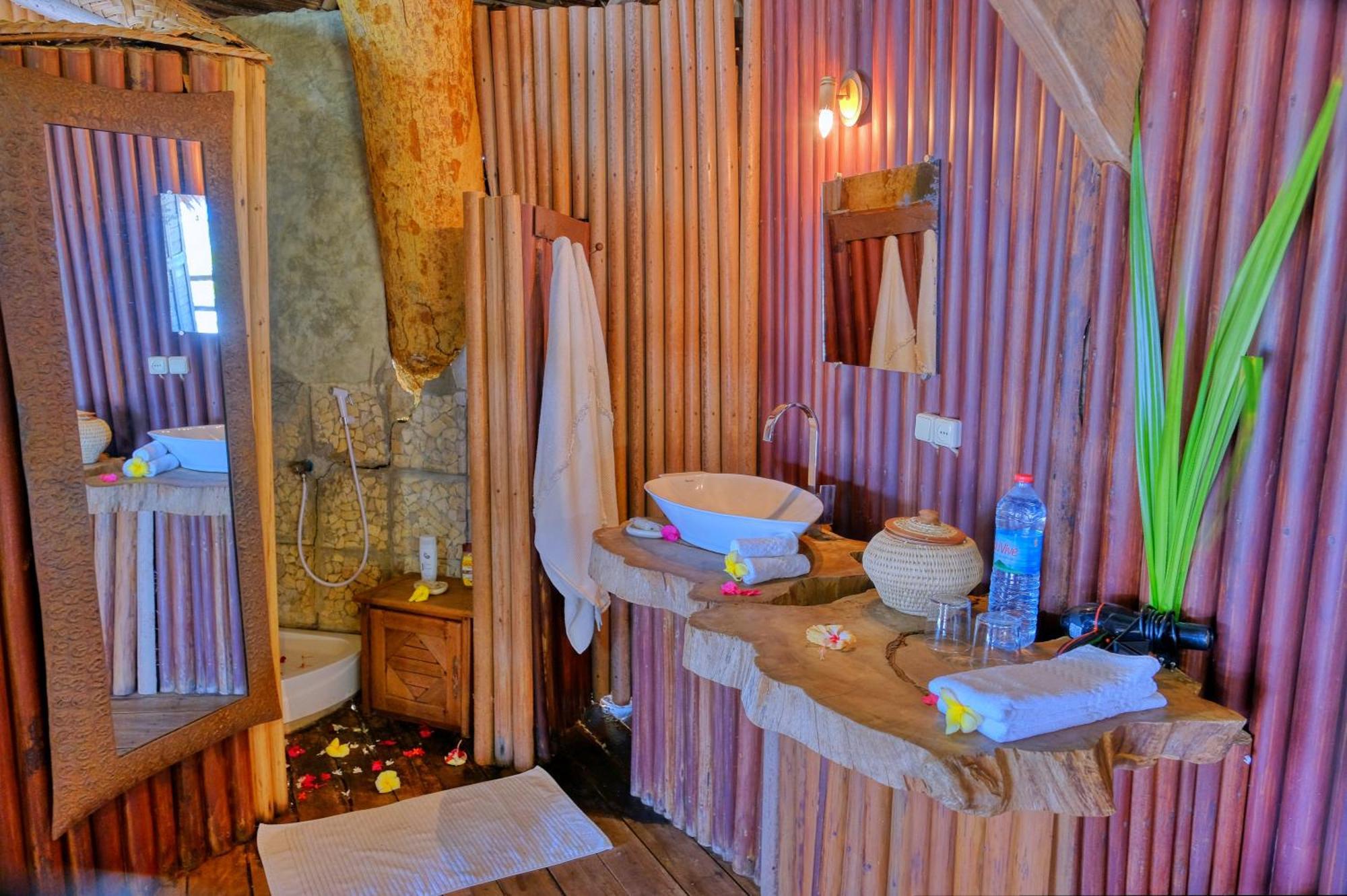 Sangany Lodge Befotaka Bay Eksteriør billede